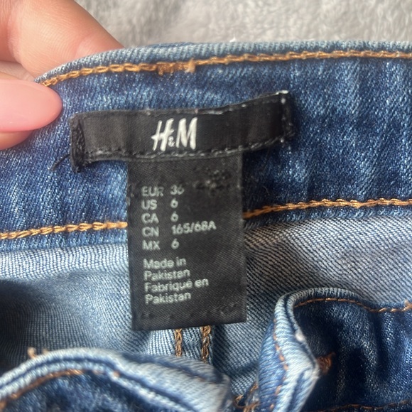 cutoff jean shorts - Picture 3 of 3